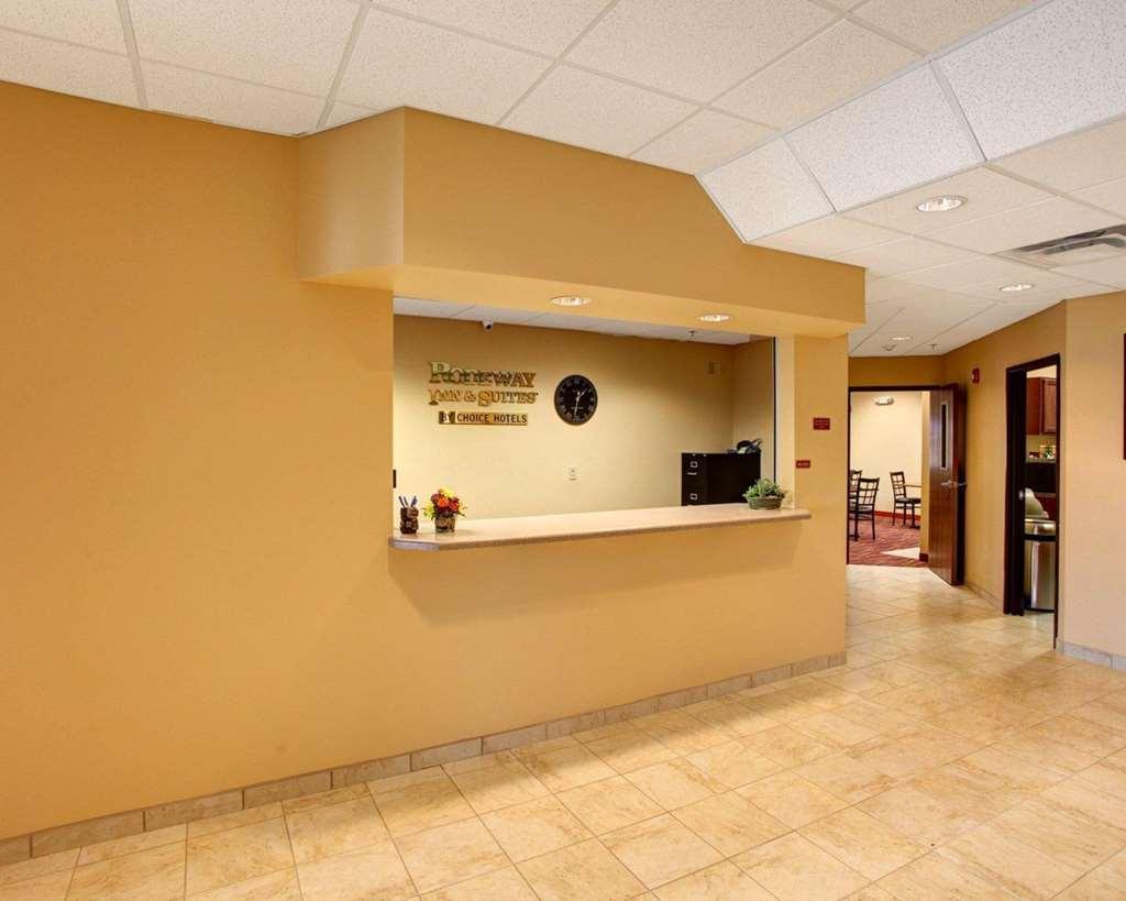 Rodeway Inn & Suites Phillipsburg Interior photo