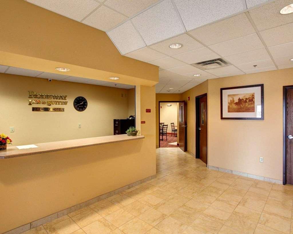 Rodeway Inn & Suites Phillipsburg Interior photo