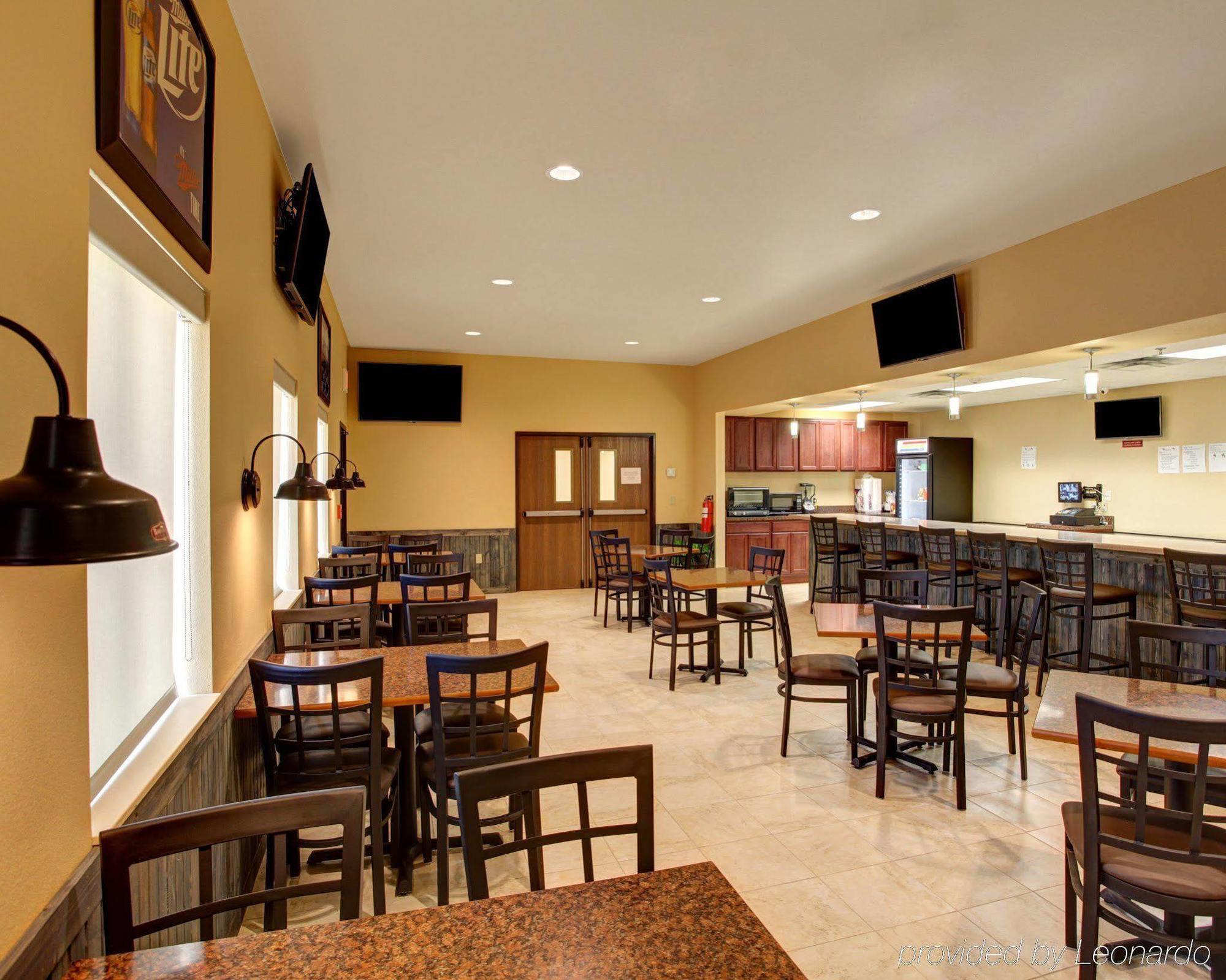 Rodeway Inn & Suites Phillipsburg Exterior photo